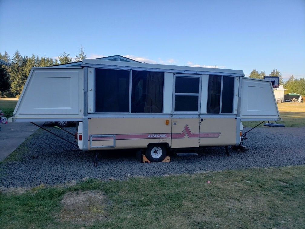 1980 Apache hard shell pop up camper for Sale in Salkum, WA OfferUp