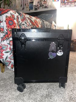  Paul Mitchell Rolling Travel Case  Cosmetologist / Hairdresser / Barber