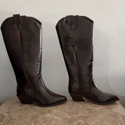 WOMENS FLAT BOOTS LEANDER SIZE 7.5