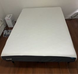 Full size mattress