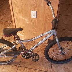 Releigh MXR 20 BMX Bike (2015)