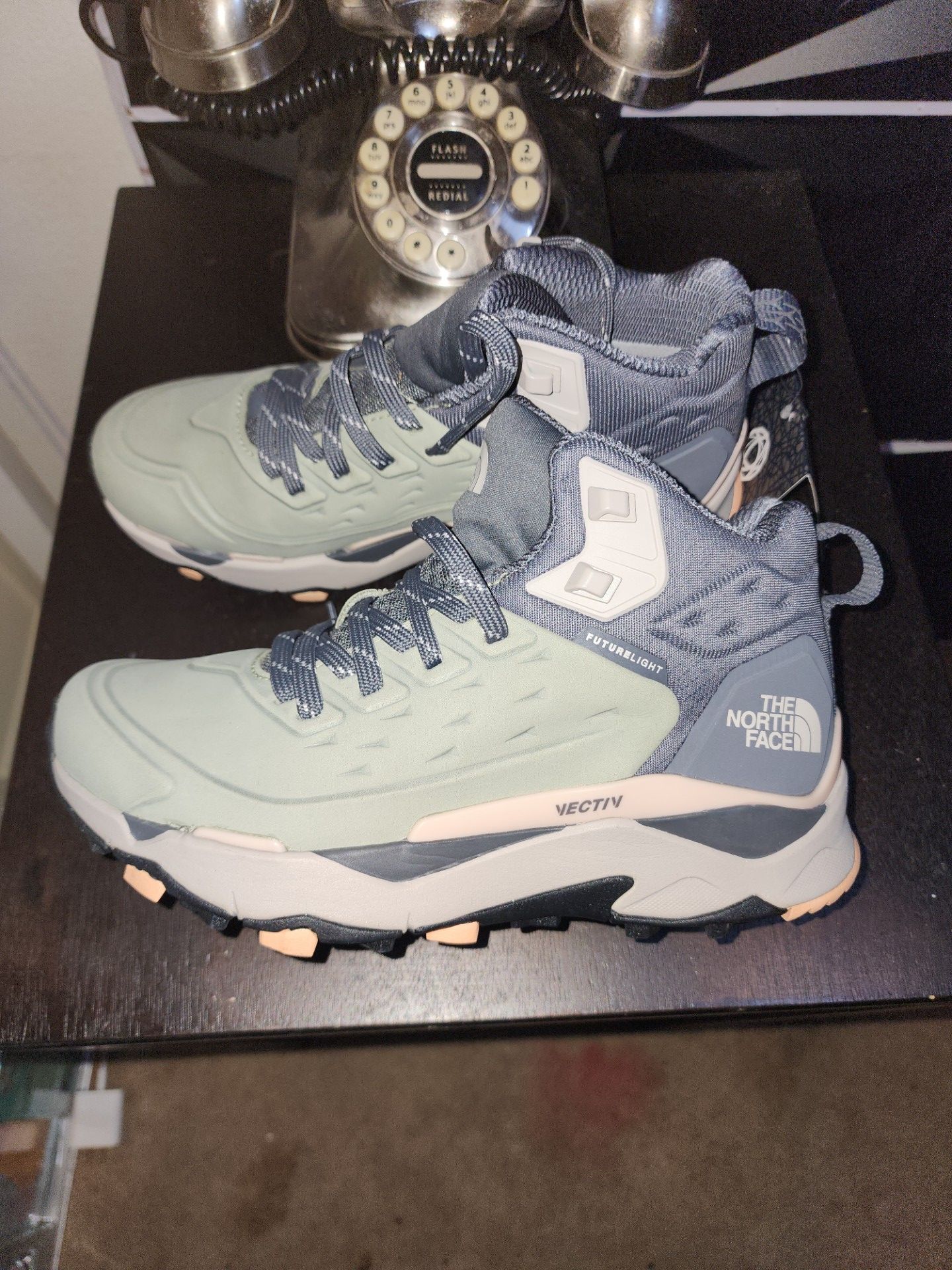 North Face VECTIV Exploris Mid FUTURELIGHT boots