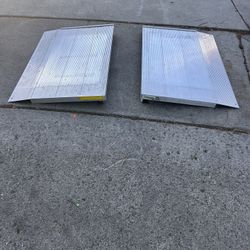 One Set Aluminum Ramp 