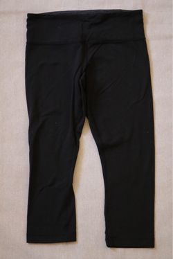 Lululemon Women's Black Cropped Leggings Size 6 High Rise Crop Capri Yoga Gym