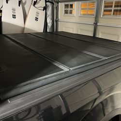 2015 F-150 5.5 Bed Folding Tonneau Cover With Locks