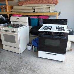 2 Gas Stoves
