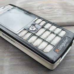 Sony Ericsson T637 Cell Phone RARE COLECTIBLE