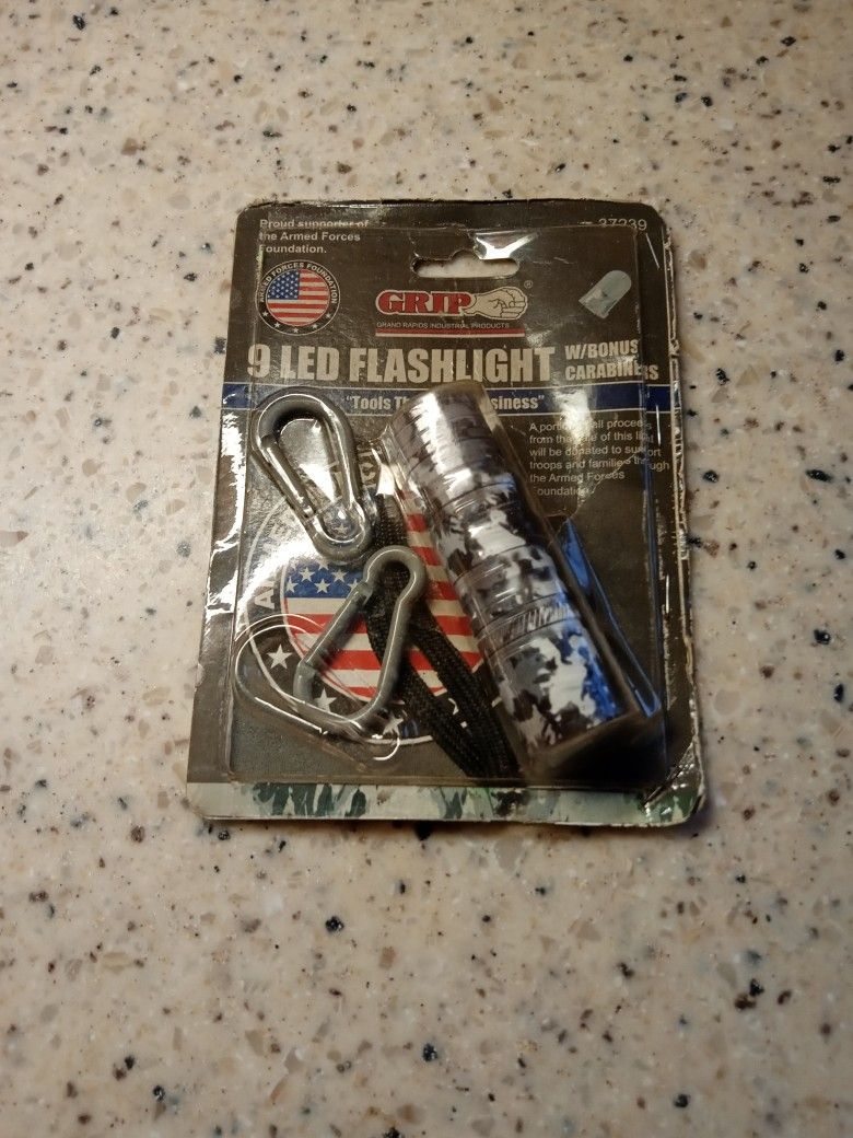 Grip 9 Led Flashlight