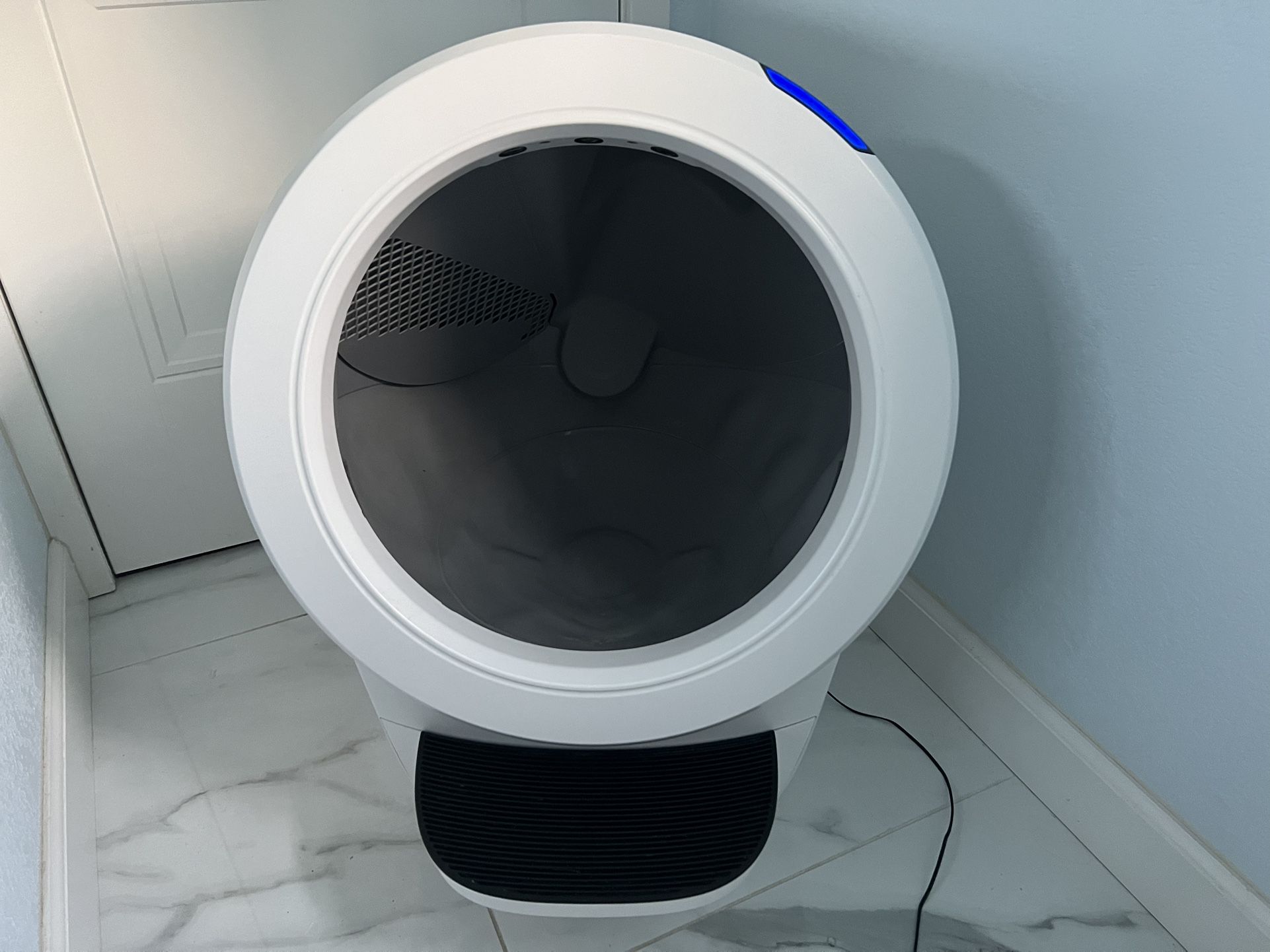 Whisker Litter-Robot 4 - WiFi Enabled Automatic Self-Cleaning Cat Litter Box, White