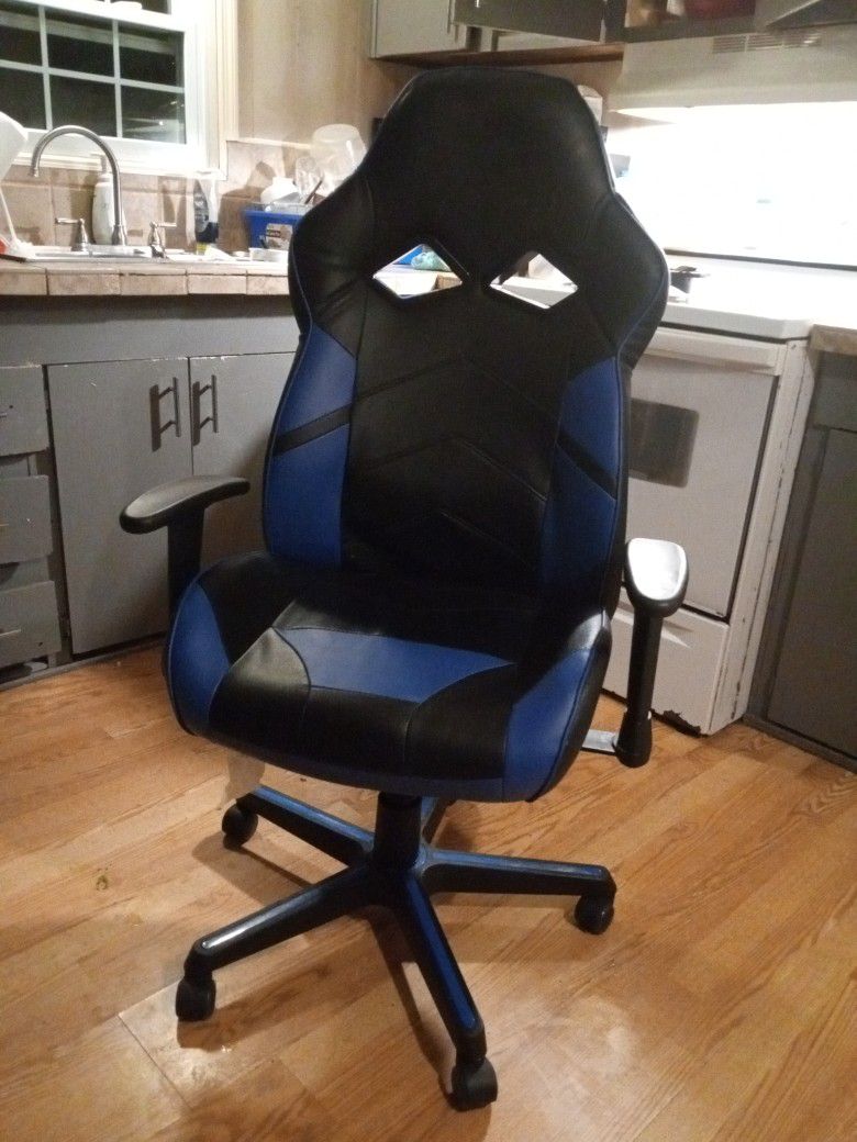 PRO Hardcore Gaming Chair Rotates/Rises/Rolls Racing Style Faux Leather