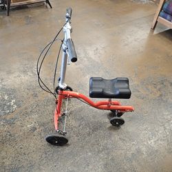 Kneal Knee Scooter