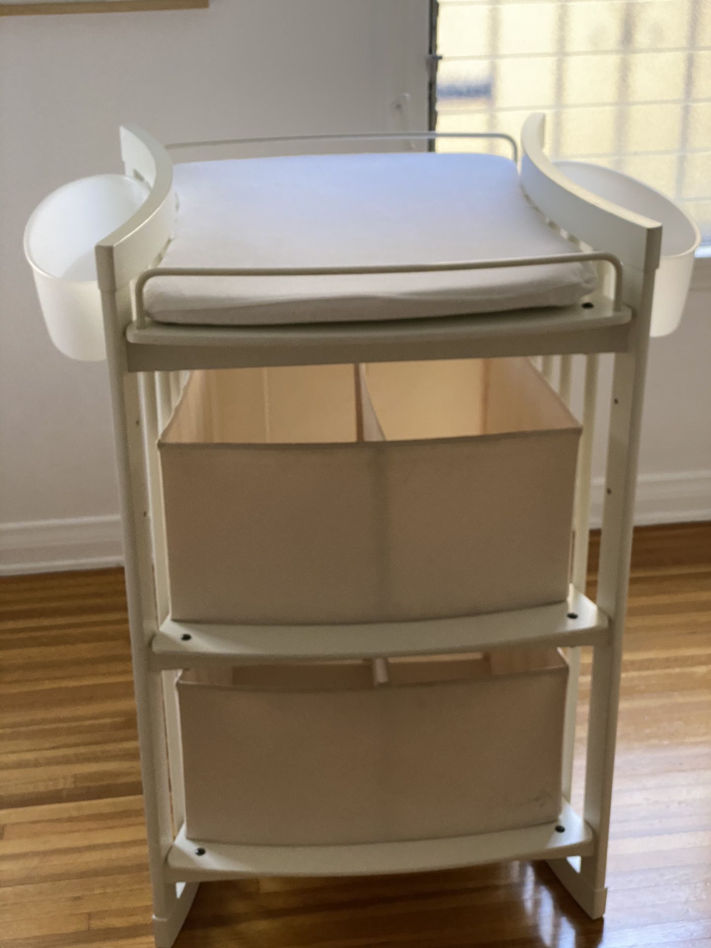 Pottery Barn - STOKKE CARE CHANGING TABLE