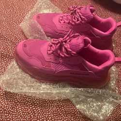 pink balenciagas triple s
