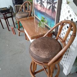 Stand Table. witn Glass N Two Stools 