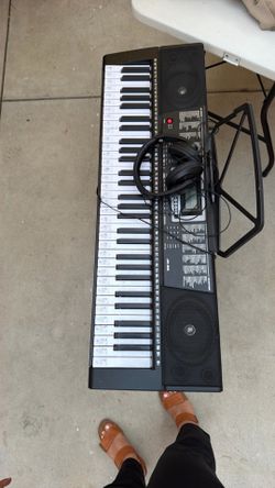 Piano keyboard