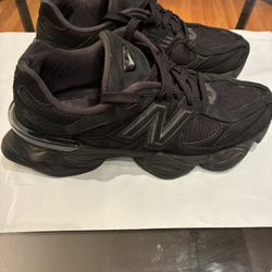 New Balance 9060 Triple Black