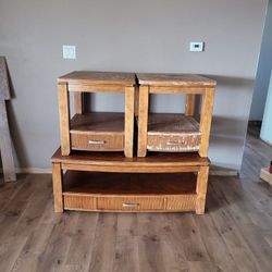 Coffee Table That LIFTS & 2 END TABLES