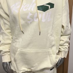Rich$oul mens cream sweatsuit size 4x $100 hmu 🔥🙏💯💪🙆🏿‍♂️