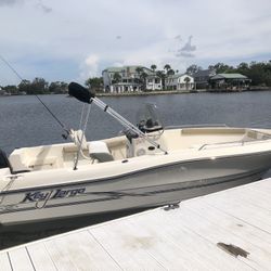 2016 Key Largo 2000 Center Console 20 Foot 
