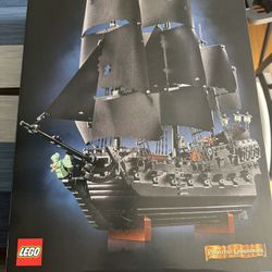 Authentic Lego Captain Jack Sparrow's Pirate Ship