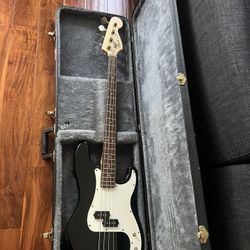 Fender Squier P-Bass Guitar 🎸 with TKL Case 