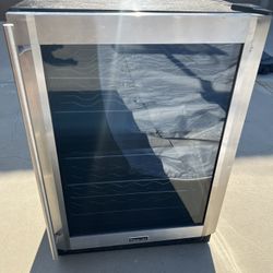 Magic Chef Fridge - *Needs Repair*