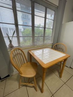 Kitchen Table with 2 Chairs