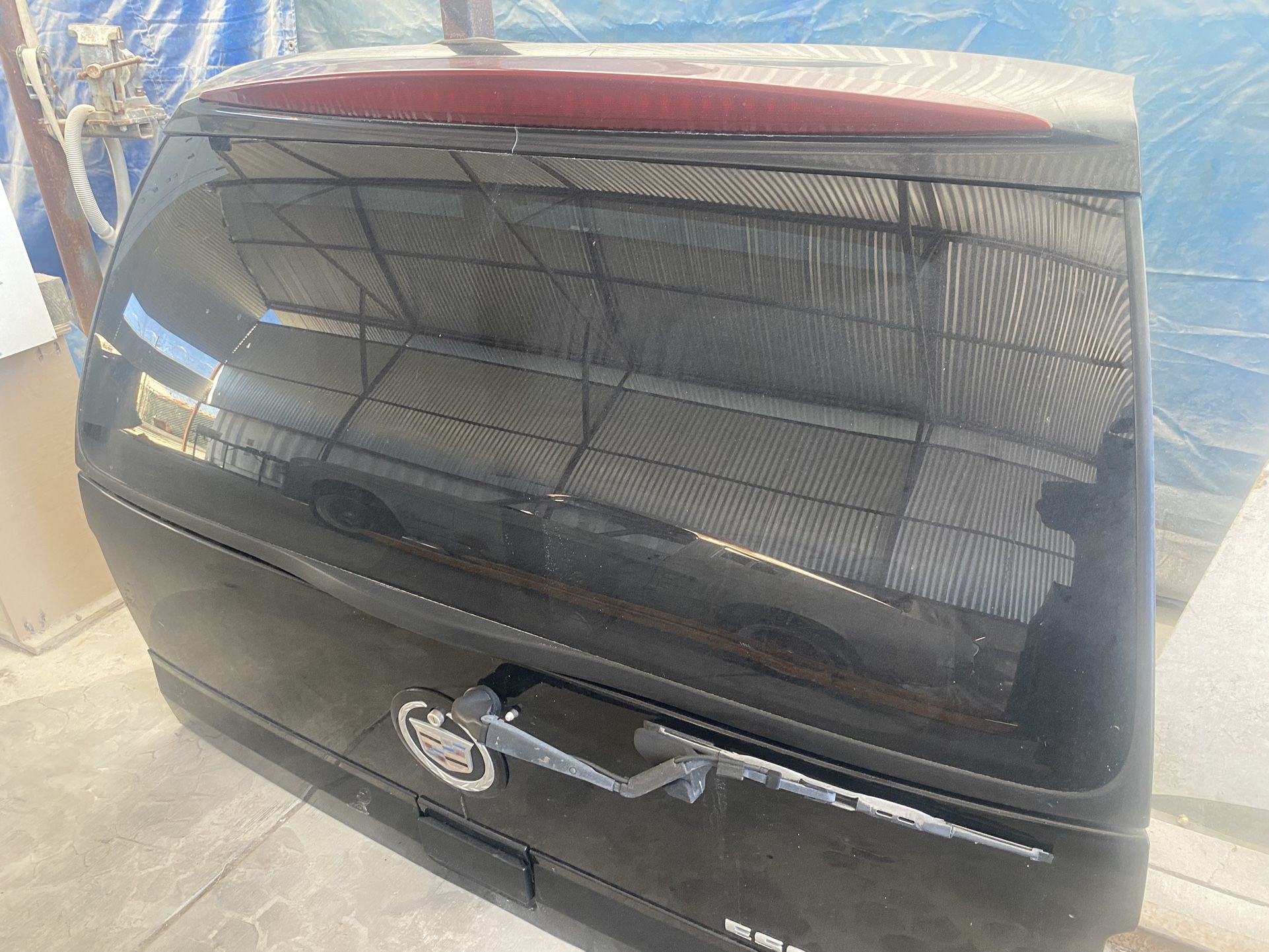 Trunk/Hatch/Tailgate Liftglass Aluminum Fits 05-06 ESCALADE