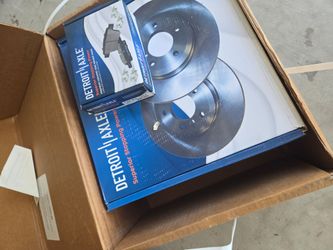 Jeep Wrangler JK Rear Brake Rotors And Pads