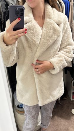FUR COAT - NEW - Excellent Condition 