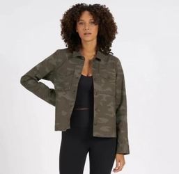 NWT Vuori Olive Green Camo Ripstop Button Up Military Shirt Jacket,