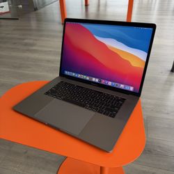 2017 15” MacBook Pro Core i7 16GB Ram 512SSD! We offer financing!