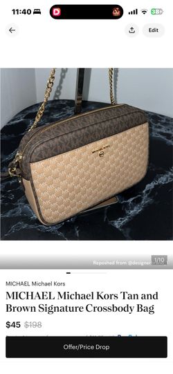 Woman’s Michael Kors Cross Body Purse