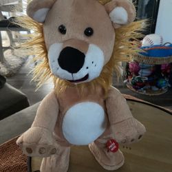 Cuddly, Barn, Lion