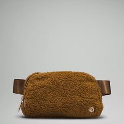 Lululemon Everywhere Belt Bag Fleece
