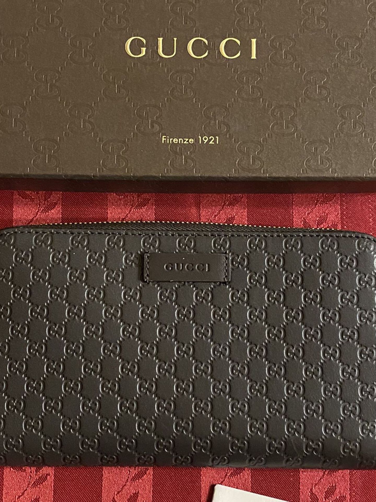 Gucci Traveler’s Wallet - Authentic