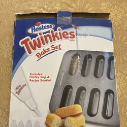 RARE Twinkies Bake Set