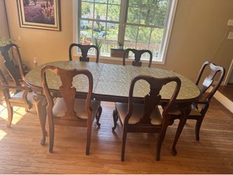 6 Chairs Dinning Room Set $300