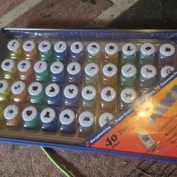 New In Box Cutting Edge 40 Pc Deluxe Paper Punch Set