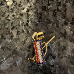 Vintage Patriotic Golf Club Gold Toned Red, White and Blue Pin
