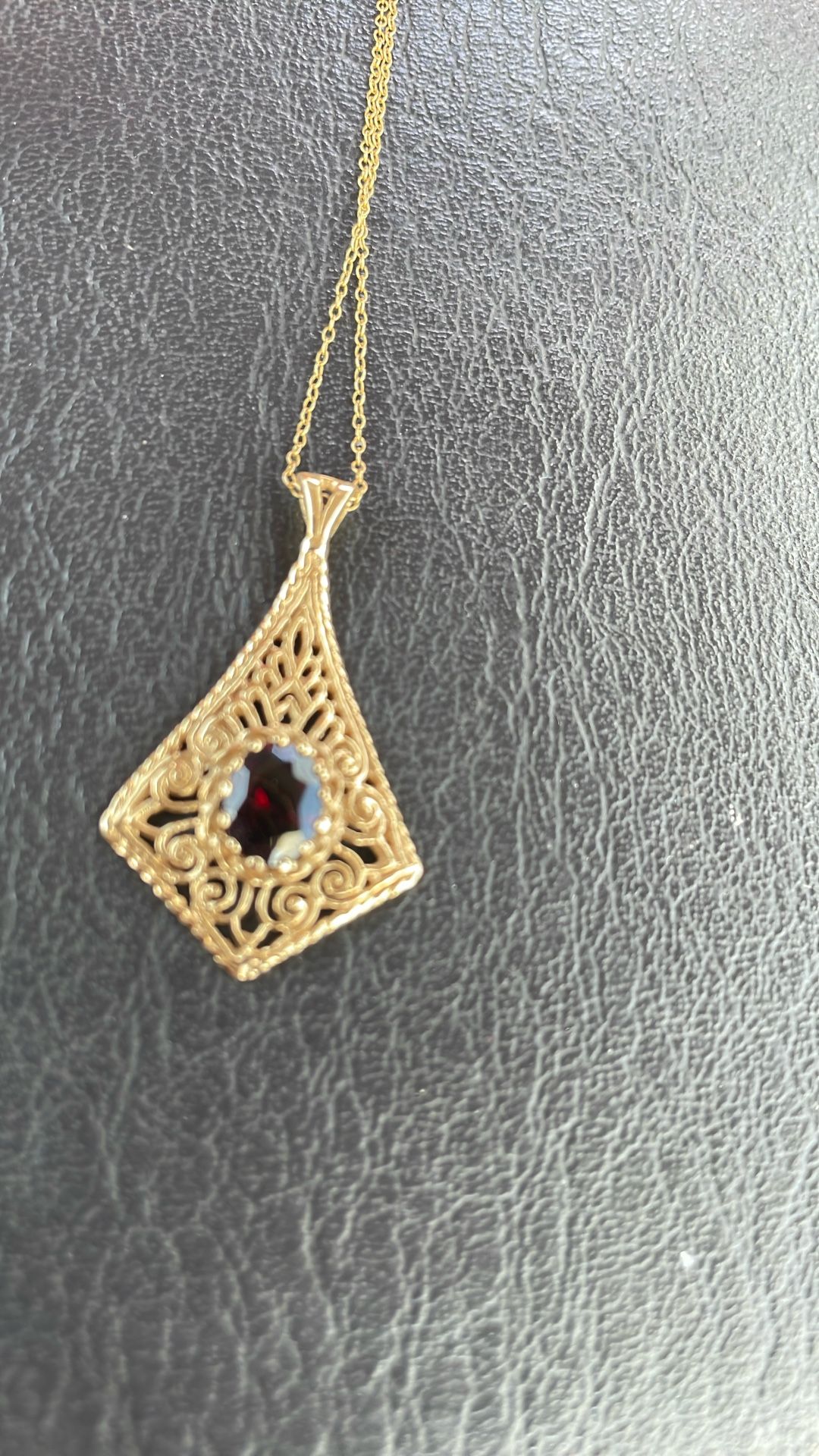 14 Kt Gold Garnet Charm And Chain