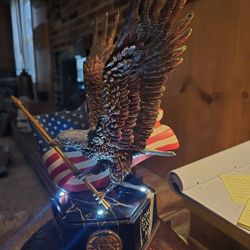 Vietnam Veterans Illuminated Tribute Sculpture 