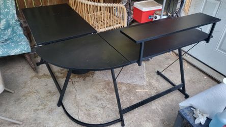 L shaped desk