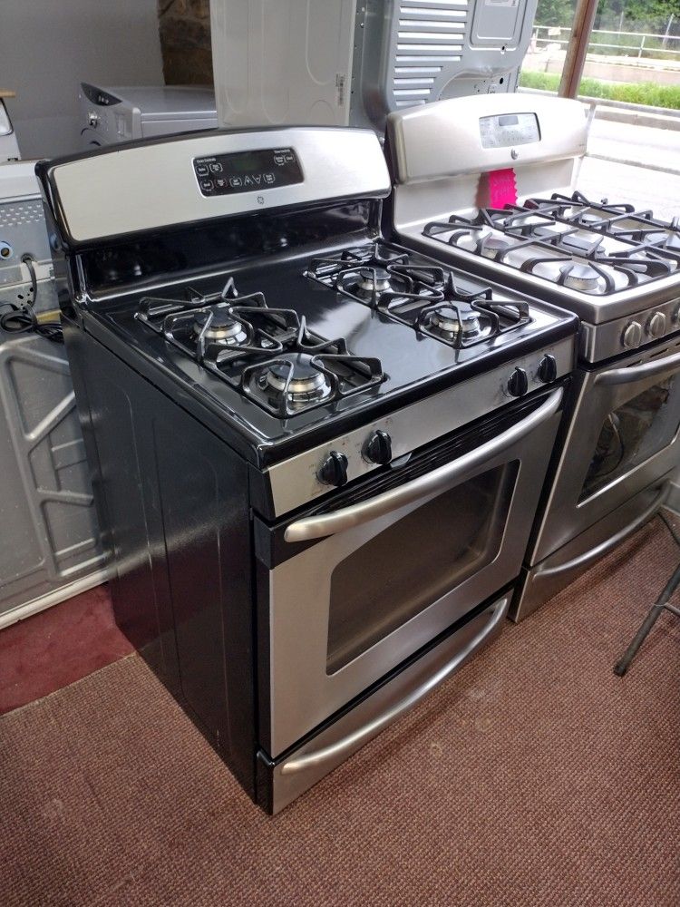 GE Stainless Steel Gas Stove for Sale in Chicago, IL OfferUp