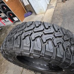 only one used tire Lt35x12.50r20 Dirt Comander Centenial MT  ,may be 95% tread on $120.00