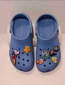 LIKE NEW, Gently Worn, Blue Crocs Classic – Youth Size J6 (Fits Women’s 8), Grand Prairie, TX