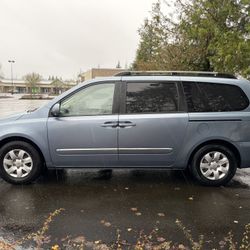 2008 Hyundai Entourage