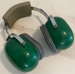 David Clark, Model 19A Hearing Protector p/n 12452G-01  The Over-the-Head style Model 19A from David Clark, offers superior noise reduction, comfort a