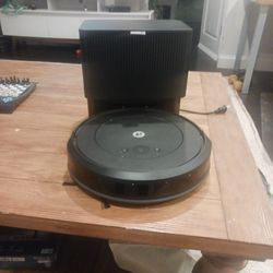 IRobot Roomba Combo 2 Essential Vacuum Cleaning Robot + MOP with AutoEmpty Dock