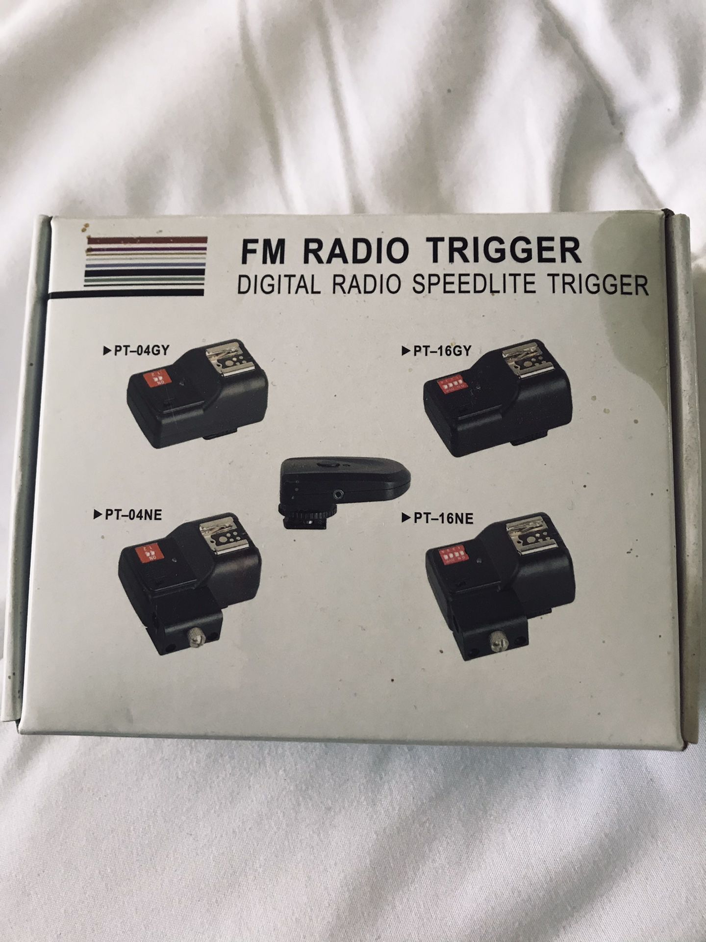 Neewer FM Radio Trigger Digital Speedlite Trigger PT-16GY for cameras
